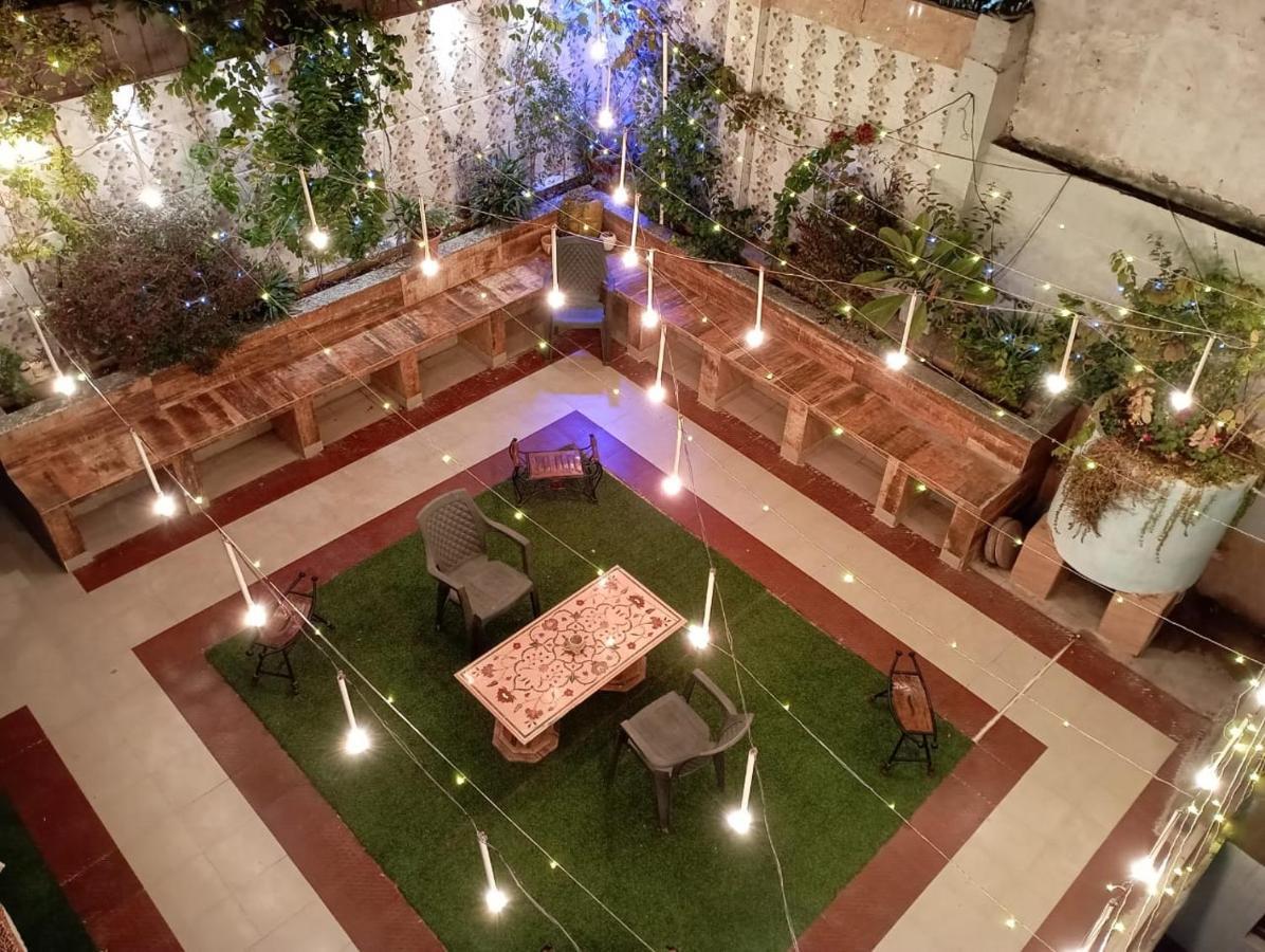 The Hideout Agra Homestay Near Taj Exterior photo