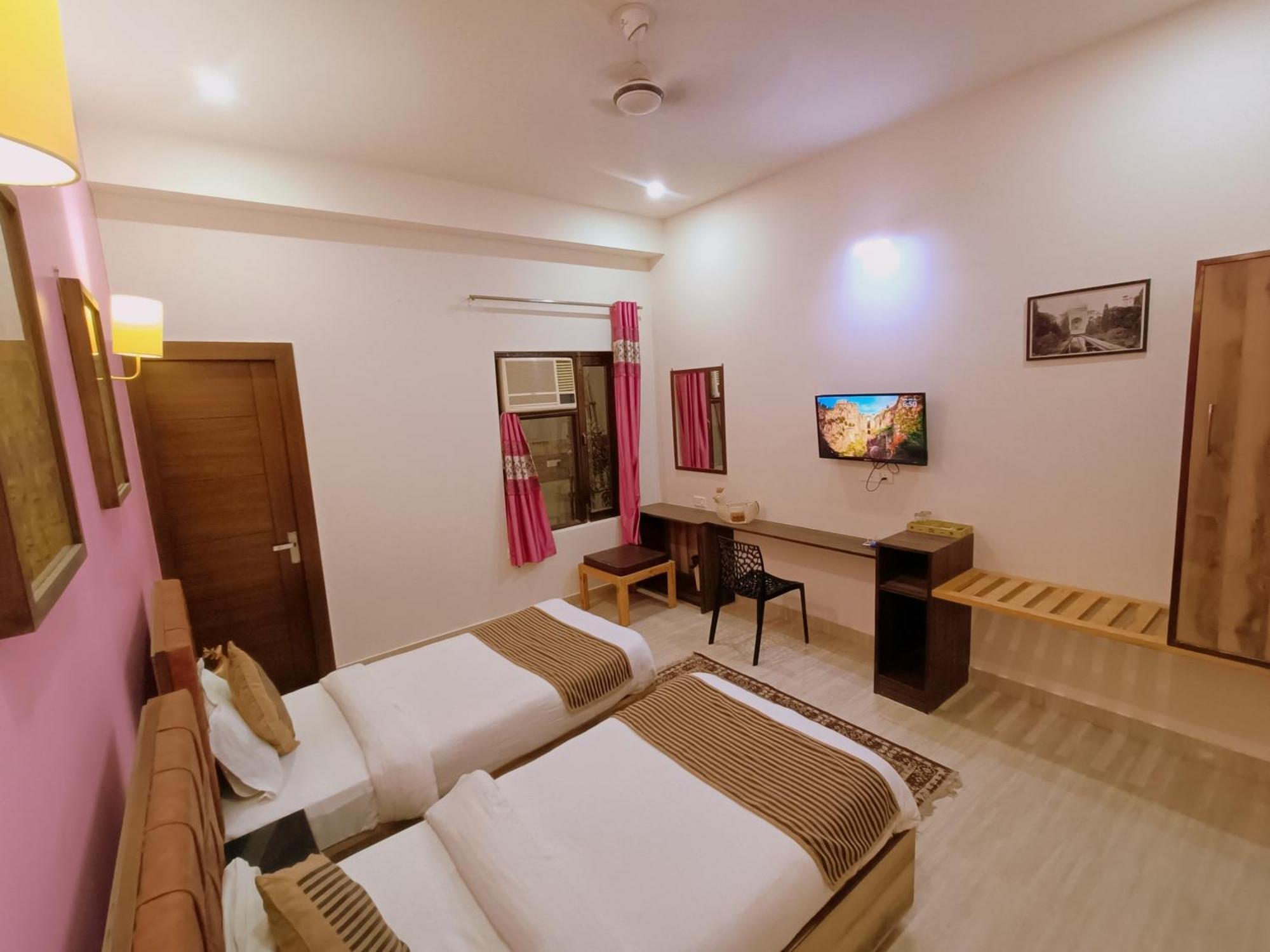 The Hideout Agra Homestay Near Taj Exterior photo